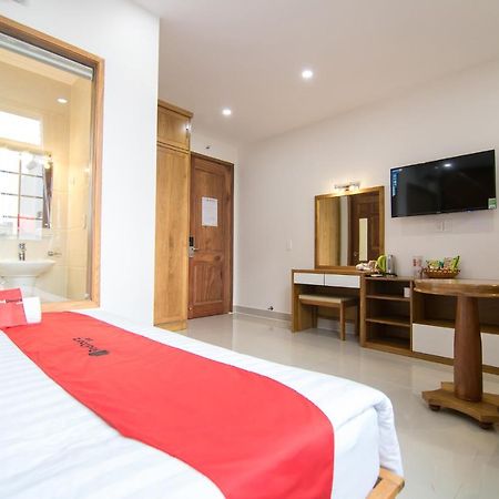 Reddoorz Plus Near Lotte Mart Cong Hoa Ho Chi Minh City Exterior photo