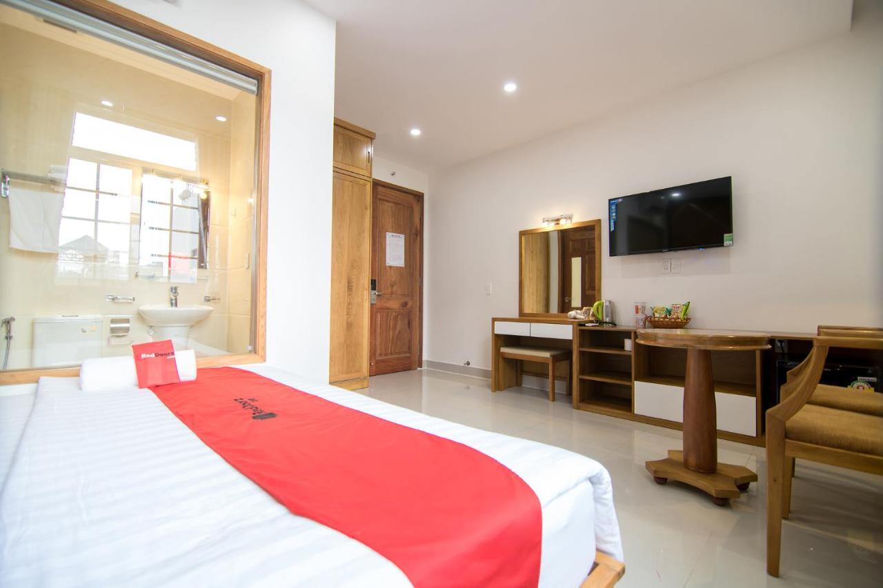 Reddoorz Plus Near Lotte Mart Cong Hoa Ho Chi Minh City Exterior photo