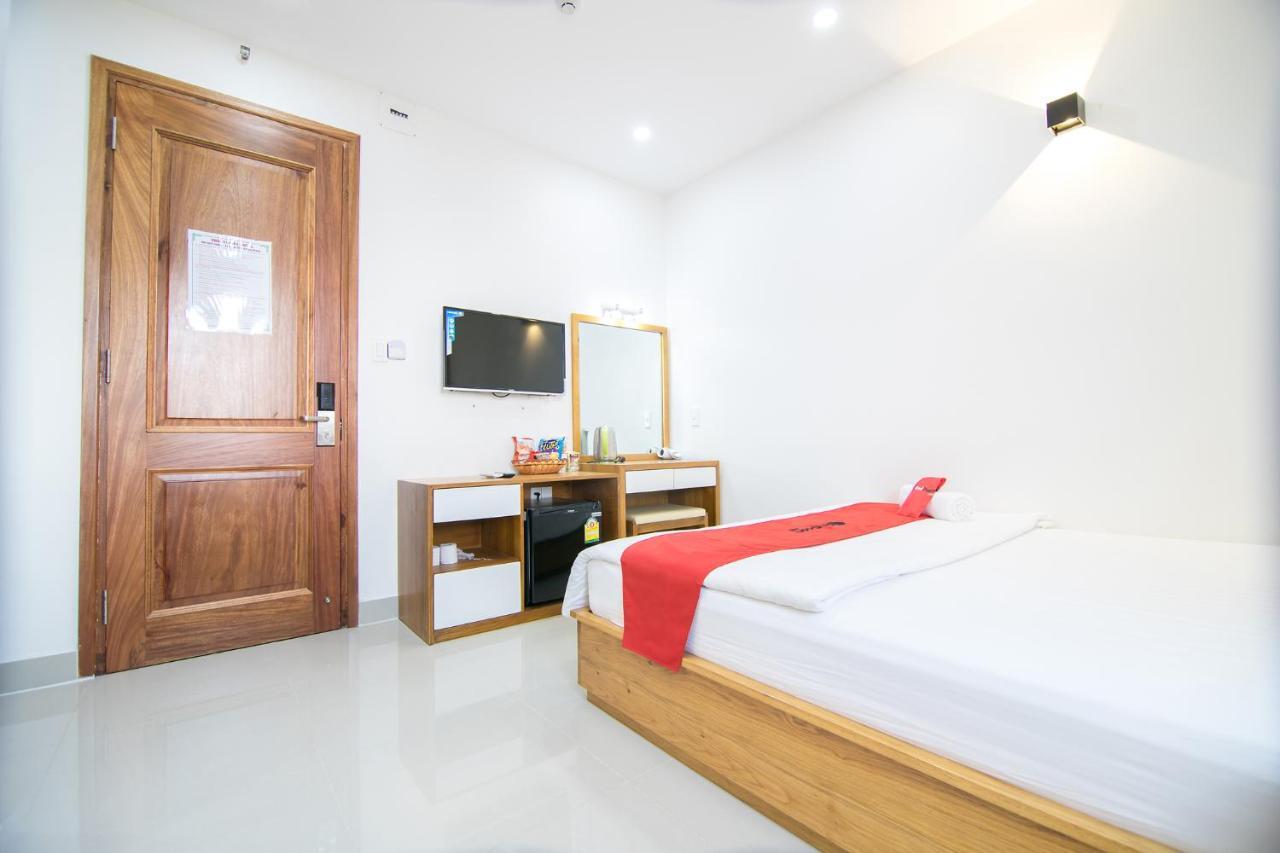Reddoorz Plus Near Lotte Mart Cong Hoa Ho Chi Minh City Exterior photo