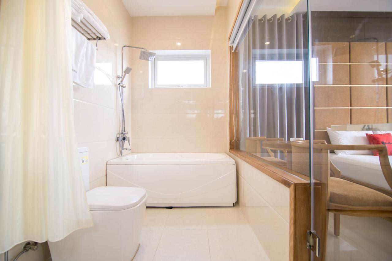 Reddoorz Plus Near Lotte Mart Cong Hoa Ho Chi Minh City Exterior photo